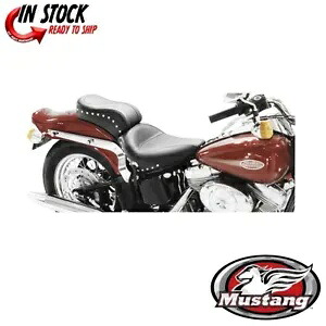 マスタング オリジナル スタッズシート DS-902160 Mustang Original Studded Seat DS-902160 【並行輸入品】
