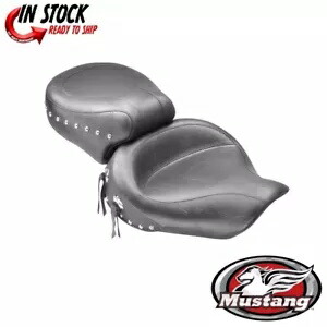 マスタング ワイドスタッズスーパーツーリングシート DS-905542 Mustang Wide Studded Super Touring Seat DS-905542 【並行輸入品】