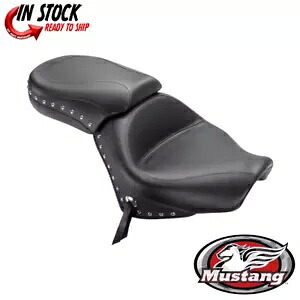 マスタング ワイド ツアー 2 ピース シート スタッド ホンダ シャドウ スピリット 07-15 ファントム 750 10-18 Mustang Wide Tour 2Piece Seat Stud Honda Shadow Spirit 07-15 Phantom 750 10-18 【並行輸入品】