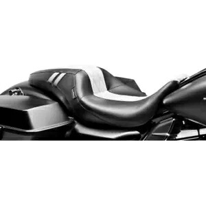 Le Pera Outcast GT ブラック ダブル ダイヤモンド ホワイト インレイ 2 アップシート ハーレー 08+ ツーリング Le Pera Outcast GT Black Double Diamond White Inlay 2 Up Seat Harley 08+ Touring 【並行輸入品】｜カスタムパーツ WORLD倉庫