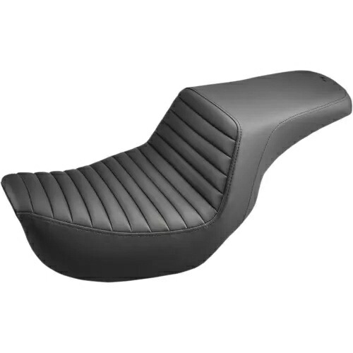 Saddlemen ブラック タック N ロール ステップアップ シート 2004-05 ハーレー ダイナ FXD 0803-0529 Saddlemen Black Tuck N Roll Step Up Seat for 2004-05 Harley Dyna FXD 0803-0529 【並行輸入品】