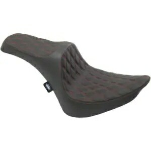ドラッグ スペシャリティーズ プレデター III レッド ダイヤモンド シート ハーレー ソフテイル FXST/FLST Drag Specialties Predator III Red Diamond Seat Harley Softail FXST/FLST 【並行輸入品】｜カスタムパーツ WORLD倉庫