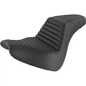 Saddlemen ステップアップシート TR フロント & LS リア ハーレー ソフテイル ブレイクアウト FXBR 用 Saddlemen Step-Up Seat TR Front & LS Rear for Harley Softail Breakout FXBR 【並行輸入品】｜カスタムパーツ WORLD倉庫