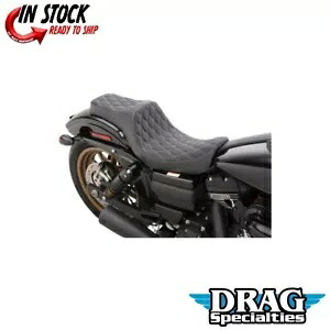 Drag Specialty ブラック シルバー ダイヤモンド ビニール プレデター シート 06-17 ハーレー ダイナ用 Drag Specialties Black Silver Diamond Vinyl Predator Seat for 06-17 Harley Dyna 【並行輸入品】｜カスタムパーツ WORLD倉庫