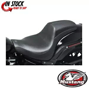 マスタング トリッパー ファストバック シート ブラック 0802-1092 Mustang Tripper Fastback Seats Black 0802-1092 【並行輸入品】