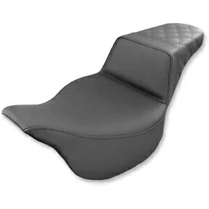 Saddlemen ステップアップ LS リアシートは、2008-2017 ハーレーツーリングモデルに適合 Saddlemen Step Up LS Rear Seat fits Touring Models 2008-2017 Harley 【並行輸入品】