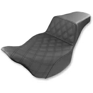 Saddlemen ブラック LS フロント格子ステップアップシート 2008-18 ハーレー FLHR、FLHT、FLHX Saddlemen Black LS Front Lattice Step-Up Seat 2008-18 Harley FLHR, FLHT, FLHX 【並行輸入品】