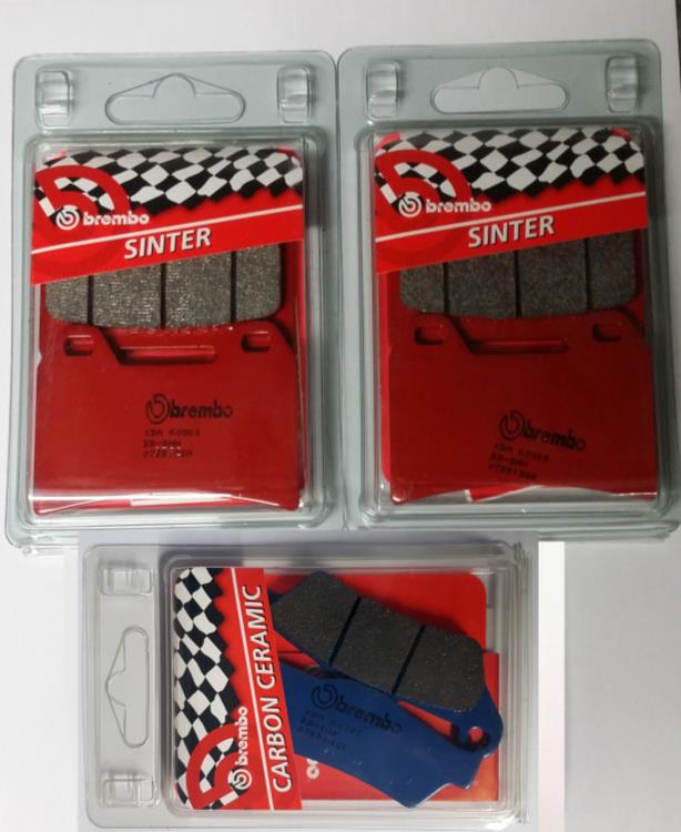 Brembo SA ブレーキパッドキット KTM SUPER ADVENTURE T 1290 2017 - 2019 フロント/リア BREMBO SA BRAKE PADS KIT FOR KTM SUPER ADVENTURE T 1290 2017 - 2019 FRONT / REAR 【並行輸入品】
