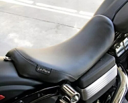 Le Pera Lepera Bare Bones ベアボーンズ ソロシート 2004-2005 ハーレー ダイナ ロープロファイル Le Pera Lepera Bare Bones Barebones Solo Seat 2004-2005 Harley Dyna Low Profile 【並行輸入品】