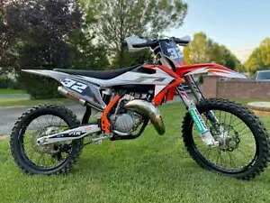 グラフィックスキット KTM SX SXF XC 125 250 450 2019 2020 2021 RAZOR 21 ミル厚 Graphics Kit For KTM SX SXF XC 125 250 450 2019 2020 2021 RAZOR 21 Mil Thick 【並行輸入品】 53,460円