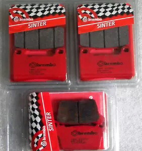 Brembo フロント/リア ブレーキパッドセット ホンダ CBR 1000 RR 2004 - 2005 に適合 BREMBO FRONT / REAR BRAKE PADS SET COMPATIBLE FOR HONDA CBR 1000 RR 2004 - 2005 【並行輸入品】