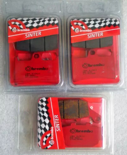 ブレンボ フロント/リア ブレーキパッドセット ヤマハ YZF R1 1000 2004 - 2006用 BREMBO FRONT / REAR BRAKE PADS SET FOR YAMAHA YZF R1 1000 2004 - 2006 【並行輸入品】