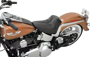 ドミネーター ステッチ ソロ シート ブラック ゲル サドルメン 806-15-0042 HD FLSTN FLSTC 用 Dominator Stitched Solo Seat Black Gel Saddlemen 806-15-0042 For HD FLSTN FLSTC 【並行輸入品】