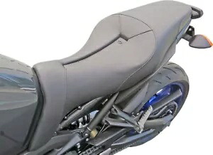 トラック CF プレーンカーボンファイバー 2 アップシート 黒ゲルサドルメン 0810-Y127 Track CF Plain Carbon Fiber 2-Up Seat Black Gel Saddlemen 0810-Y127 【並行輸入品】|カスタムパーツ WORLD倉庫