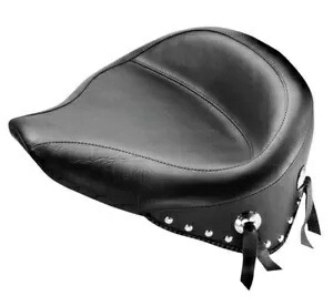 ワイドコンチョスカート スタッズビニールソロシート マスタング 76179 00-15 ハーレーソフテイル用 Wide Concho Skirt Studded Vinyl Solo Seat Mustang 76179 For 00-15 Harley Softail 【並行輸入品】