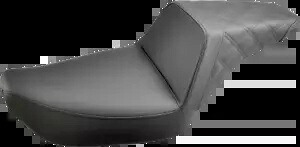 サドルメン ステップアップリアLSシート ブラック 896-04-173 Saddlemen Step Up Rear LS Seat Black 896-04-173 【並行輸入品】｜カスタムパーツ WORLD倉庫