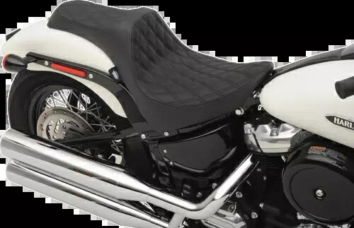 ドラッグ スペシャリティーズ ブラック スレッド ダブル ダイヤモンド プレデター III シート 0802-1145 Drag Specialties With Black Thread Double Diamond Predator III Seat 0802-1145 【並行輸入品】｜カスタムパーツ WORLD倉庫