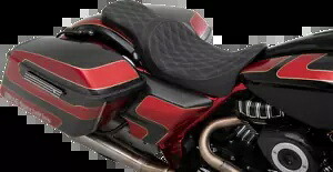 ドラッグスペシャリティーズ ダブルダイヤモンド、シルバースレッド プレデター 2アップシート 0801-1271 Drag Specialties Double diamond, silver thread Predator 2-Up Seat 0801-1271 【並行輸入品】