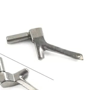 1 個 #A2512-103-000 アッパールーパーバーネットファンロック、Juki MO103 1PCS #A2512-103-000 Upper Looper For Bernette Funlock, Juki MO103 【並行輸入品】