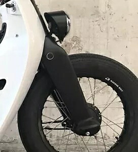 フロントアブソーバー ショックアップ フォーク プレート パネル ガード カバー ホンダ C125 2018-2024用 FRONT ABSORBER SHOCK UP FORK PLATE PANEL GUARD COVER FOR HONDA C125 2018-2024 【並行輸入品】