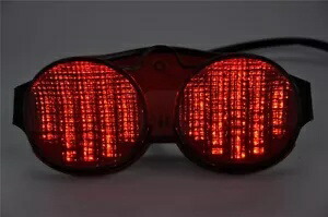 HTTMT スモークレンズテールライトブレーキライトターンシグナル付きヤマハ 2001-2002 R6 HTTMT Smoke Lens Tail Light Brake Light With Turn Signal For Yamaha 2001-2002 R6 【並行輸入品】