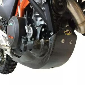 P3 301080 カーボンファイバースキッドプレート KTM 690 エンデューロ & ハスクバーナ 701 エンデューロに適合 P3 301080 Carbon Fiber Skid Plate fits KTM 690 Enduro & Husqvarna 701 Enduro 【並行輸入品】