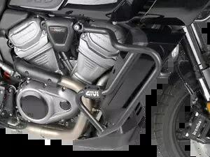 GIVI TN8400 エンジンガード GIVI TN8400 Engine Guard 【並行輸入品】