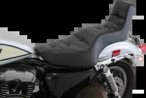 スポーツスター用マスタング スローバック シート 75126 Mustang Throwback Seat for Sportster 75126 【並行輸入品】