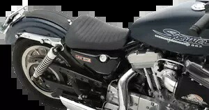 ドラッグ スペシャリティーズ ソロ フロント シート 0804-0615 Drag Specialties Solo Front Seats 0804-0615 【並行輸入品】|カスタムパーツ WORLD倉庫
