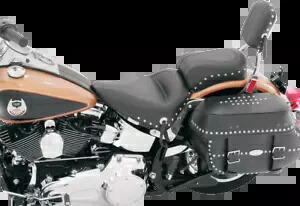 マスタング スタッズ付きスタンダード リアシート 76175 Mustang Studded Standard Rear Seat 76175 【並行輸入品】