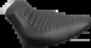 マスタング トリッパー タック アンド ロール ソロ フロント シート 76736 Mustang Tripper Tuck and Roll Solo Front Seat 76736 【並行輸入品】|カスタムパーツ WORLD倉庫