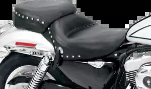 マスタング ワイドツーリング スタッズソロシート 76153 Mustang Wide Touring Studded Solo Seat 76153 【並行輸入品】
