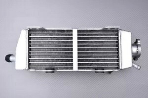 Ultra Amplified Racing ウォータークーラー クーラー右 SUZUKI RMX 250 1998-1999- Ultra Amplified Racing Water Cooler Cooler Right SUZUKI RMX 250 1998-1999- 【並行輸入品】