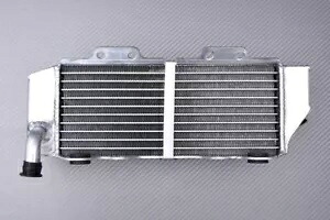 左 超強化レーシング AVDB ウォーターラジエーター ヤマハ YZF 400 YZ400F 1998-1999 Left Ultra-Reinforced Racing AVDB Water Radiator YAMAHA YZF 400 YZ400F 1998-1999 【並行輸入品】