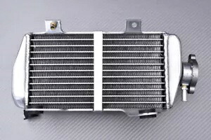 Ultra Amplified Racing ウォーター クーラー 右ホンダ CRF 250 R CRF250R 2015-2017- Ultra Amplified Racing Water Cooler Right Honda CRF 250 R CRF250R 2015-2017- 【並行輸入品】
