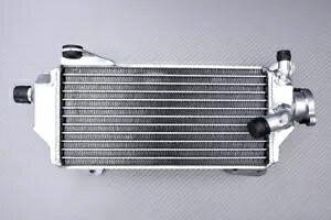 Ultra Amplified Racing ウォータークーラー 右 ヤマハ YZF 250 YZ250F 2019-2020- Ultra Amplified Racing Water Cooler Right YAMAHA YZF 250 YZ250F 2019-2020- 【並行輸入品】