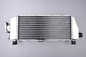 右超強化レーシング AVDB ウォーターラジエーター ヤマハ YZ 250 2022-2024 Right Ultra-Reinforced Racing AVDB Water Radiator YAMAHA YZ 250 2022-2024 【並行輸入品】