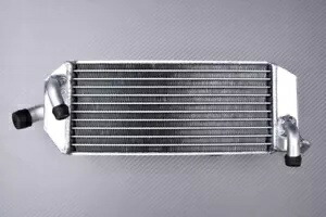 左 超強化レーシング AVDB 水ラジエーター冷却 SUZUKI RM 250 1996-1997 Left Ultra-Reinforced Racing AVDB Water Radiator Cooling SUZUKI RM 250 1996-1997 【並行輸入品】