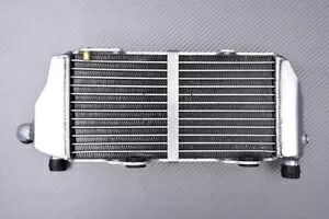 Ultra Amplified Racing ウォータークーラー クーラー 右 BETA RX 300 2T CROSS 2024- Ultra Amplified Racing Water Cooler Cooler Right BETA RX 300 2T CROSS 2024- 【並行輸入品】