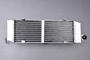 Ultra Amplified Racing ウォータークーラー クーラー 左 ヤマハ DT230 LANZA 1997-2000- Ultra Amplified Racing Water Cooler Cooler Left YAMAHA DT230 LANZA 1997-2000- 【並行輸入品】