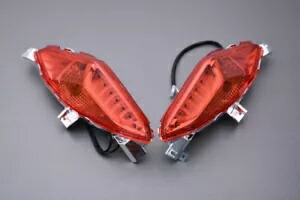LED ブレーキライト + 点滅右 + 左ヤマハ xmax 125 / techmax 2018-2022- LED brake light + flashing right + left Yamaha xmax 125 / techmax 2018-2022- 【並行輸入品】