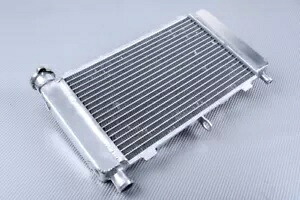 シルバーレーシング水ラジエーター冷却ヤマハ FAZER 600 FZ6S RJ07 2004-2006 Silver Racing Water Radiator Cooling YAMAHA FAZER 600 FZ6S RJ07 2004-2006 【並行輸入品】