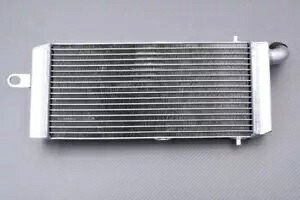 レーシング交換用水ラジエーター冷却ホンダ シャドウ 750 / VT750C 2004-2016 Racing Replacement Water Radiator Cooling HONDA SHADOW 750 / VT750C 2004-2016 【並行輸入品】｜カスタムパーツ WORLD倉庫