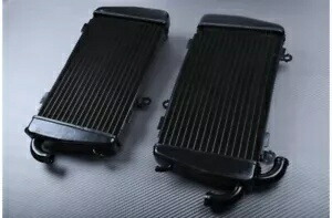 ホンダ ゴールドウィング GL 1800 GL1800 2001-2005 右 + 左水ラジエーター- Honda Goldwing GL 1800 GL1800 2001-2005 Right + Left Water Radiators- 【並行輸入品】