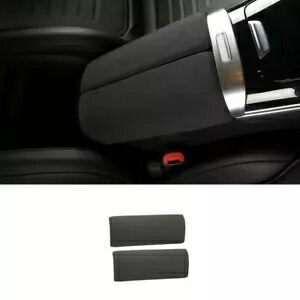 ベンツ C クラスブラックスエードミドルコンソールアームレストボックスカバートリム 2022-2023 FOR BENZ C-CLASS BLACK SUEDE MIDDLE CONSOLE ARMREST BOX COVER TRIM2022-2023 【並行輸入品】