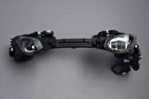 ヤマハ YZF R1 2020-2023 OEM ヘッドライト: B3l8430000- Yamaha YZF R1 2020-2023 OEM Headlight: B3l8430000- 【並行輸入品】
