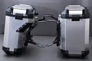 サイドケース 78L アルミニウム + ブラケット + 取り付けキット BMW R1250 GS / ADV 2019-2023- Side case 78L aluminium + brackets + mounting kits BMW R1250 GS / ADV 2019-2023- 【並行輸入品】