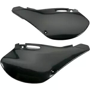 UFO プラスチック サイド パネル - KX125/250 - ブラック KA03721001 UFO Plastics Side Panels - KX125/250 - Black KA03721001 【並行輸入品】