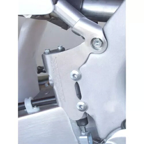 ワークス リアマスターシリンダーガード 15-705 Works Rear Master Cylinder Guard 15-705 【並行輸入品】