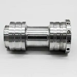ロンスターレーシング LSR リアアクスル ビレットベアリングキャリア ホンダ TRX 250R 400EX 400X Lonestar Racing LSR Rear Axle Billet Bearing Carrier Honda TRX 250R 400EX 400X 【並行輸入品】｜カスタムパーツ WORLD倉庫